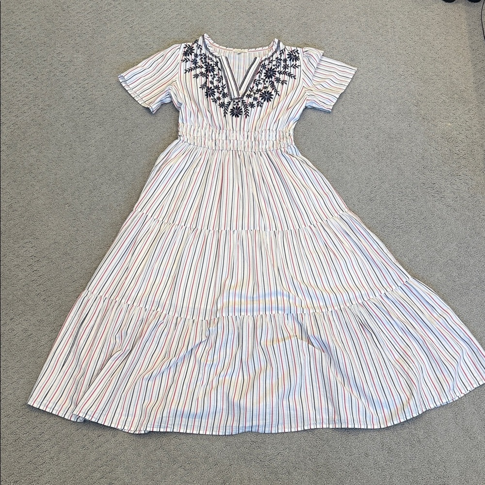 Elegant Embroidered Striped Maxi Dress 0272